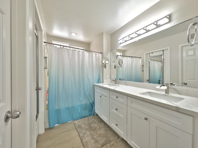 Building Photo - 11595 Compass Point Dr N