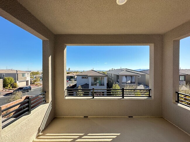 Building Photo - Stonegate