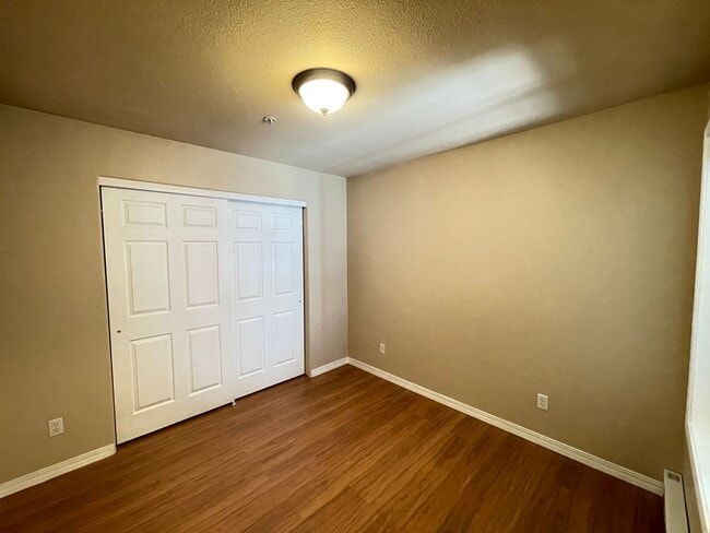 Building Photo - Promenade Condo
