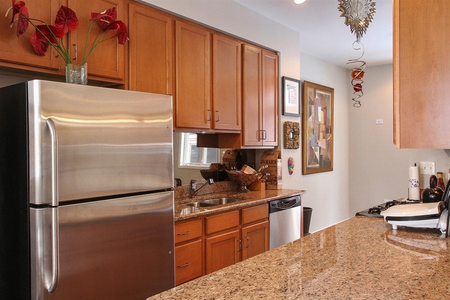 Kitchen2 - 331 E 17th St
