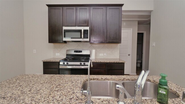 Building Photo - 21610 Dandelion Creek Dr