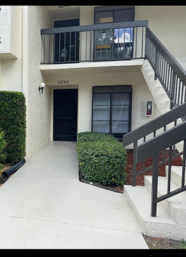 Primary Photo - 3242 Perimeter W Dr