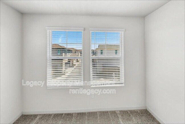 Building Photo - 112 Seahorse St