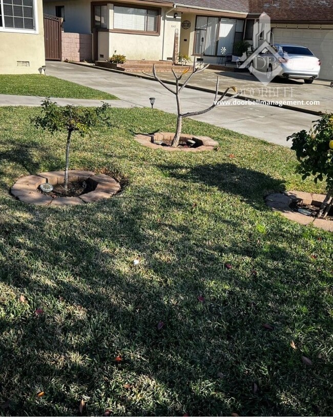 Building Photo - 956 W Harvard Pl