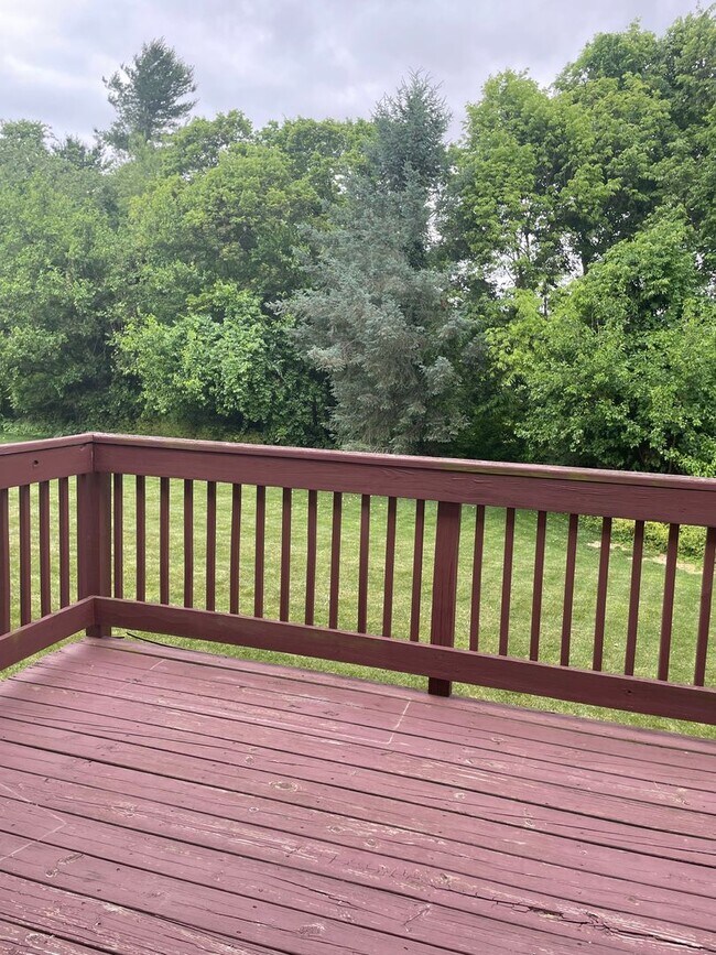 Building Photo - 3 Bedroom Townhome in Mechanicsburg