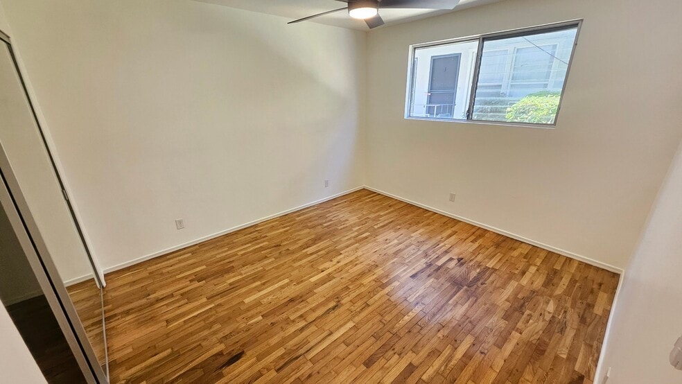Building Photo - 618 Hayworth Ave