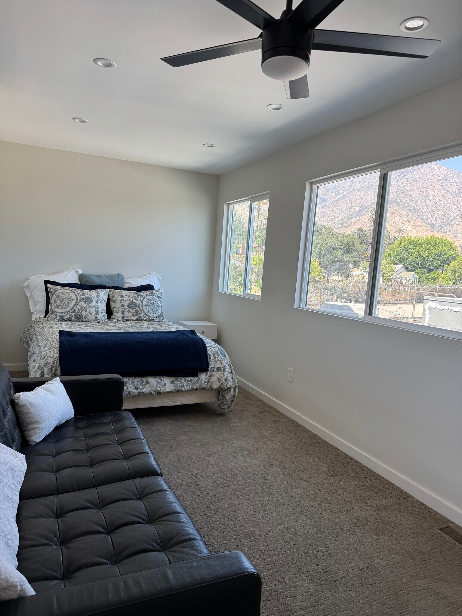 Upstairs Bedroom - 2670 Lake Ave