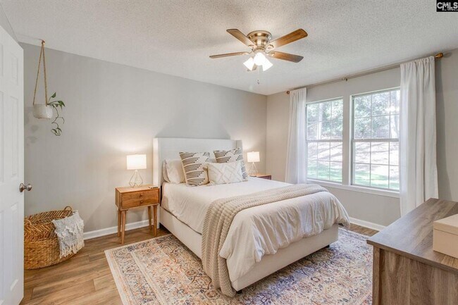 Building Photo - Charming Chapin Ranch in a Cul-de-Sac!