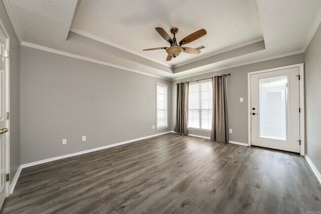Building Photo - 216 Chantilly Cir
