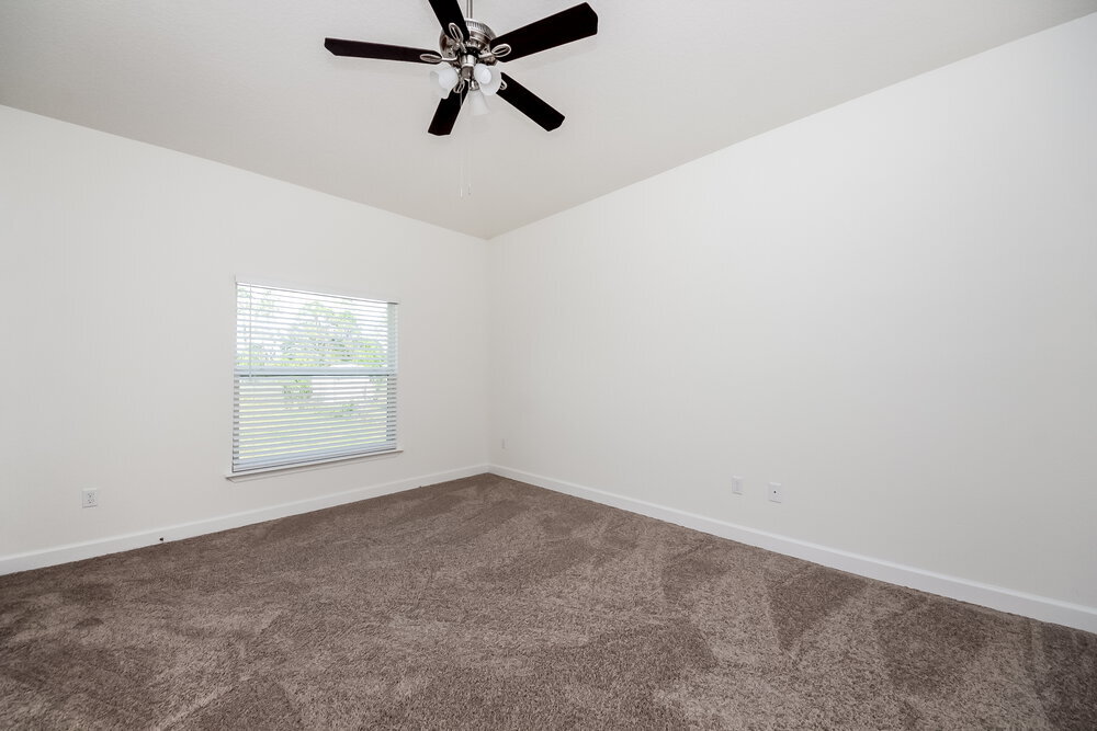Building Photo - 700 Pincon Ln