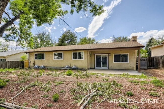 Building Photo - 1413 Tesla Dr