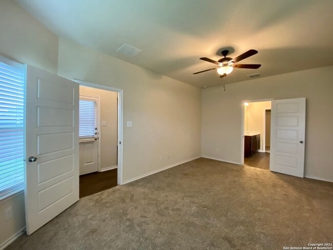 Building Photo - 491 Hunters Rnch E