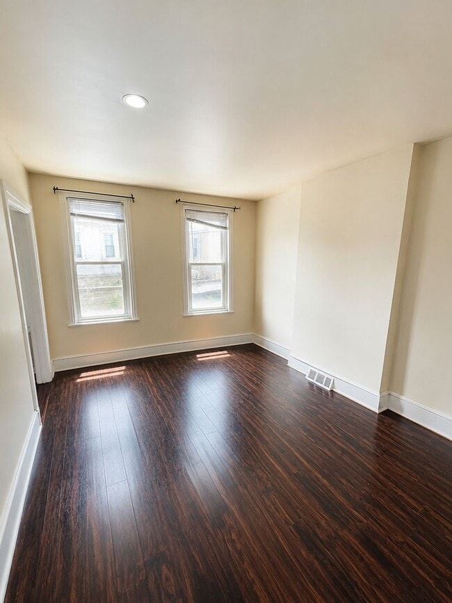 Building Photo - Charming 3-Bedroom Home Available Soon in Manayunk