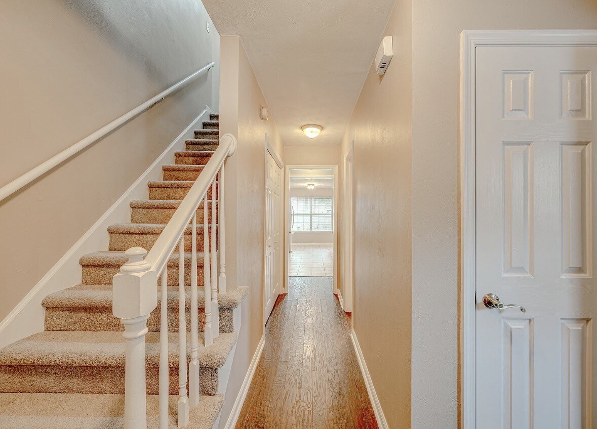 Building Photo - 906 Bellgate Ct