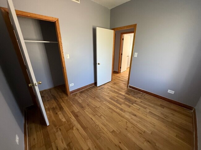 Building Photo - 1142 S Francisco Ave