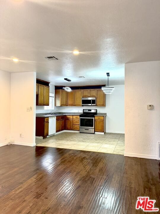 Building Photo - 8839 Tilden Ave