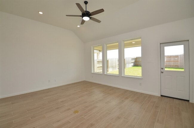 Building Photo - 5631 Pearl Vis Dr