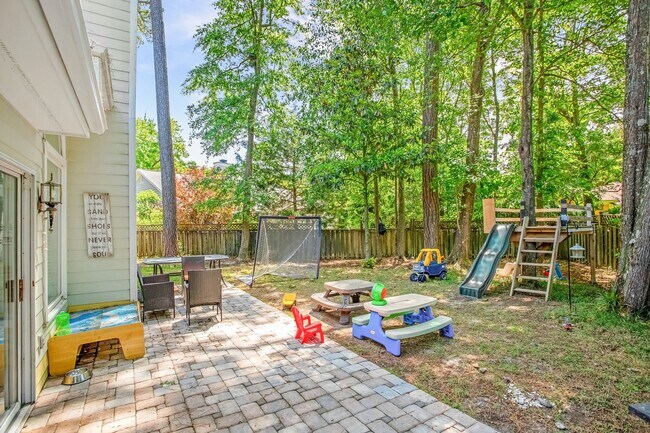 Building Photo - FURNISHED Coastal Retreat Near Wrightsville Beach in Desirable Masonboro Neighborhood