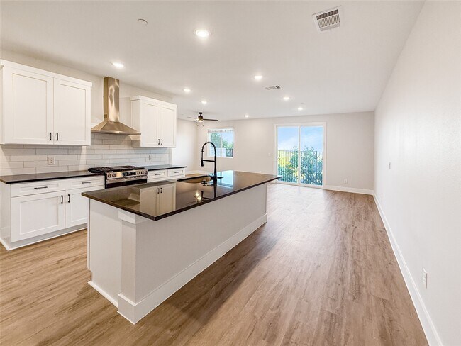 Building Photo - 5609 Mobeetie Lp