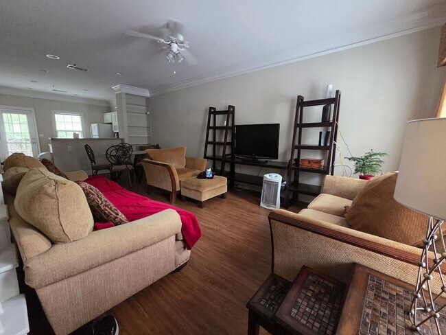 Building Photo - 2 Bed 2.5 Bath Condo