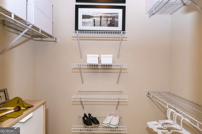 Building Photo - 1000 Ashwood Pkwy