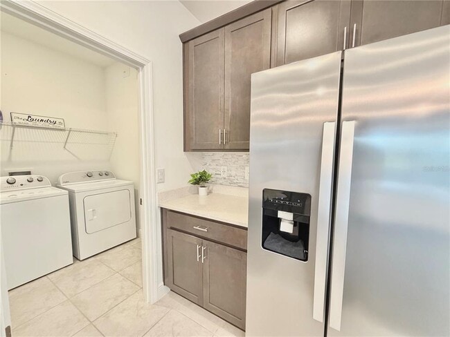 Building Photo - 2104 Axel St