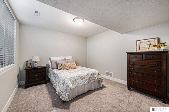 Building Photo - 11976 S 118th Ave