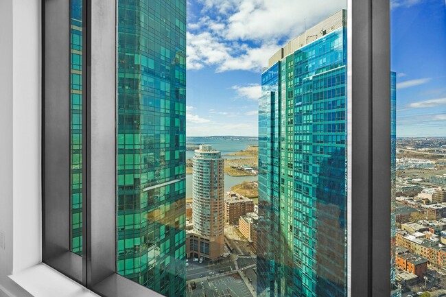 Building Photo - 99 Hudson St