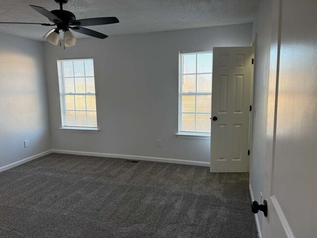 Building Photo - 6 Princeton Pl Dr