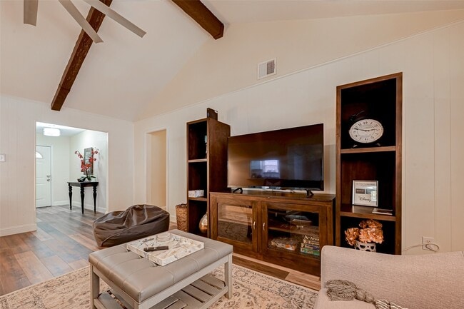 Building Photo - 3903 Hermitage Hollow Ln