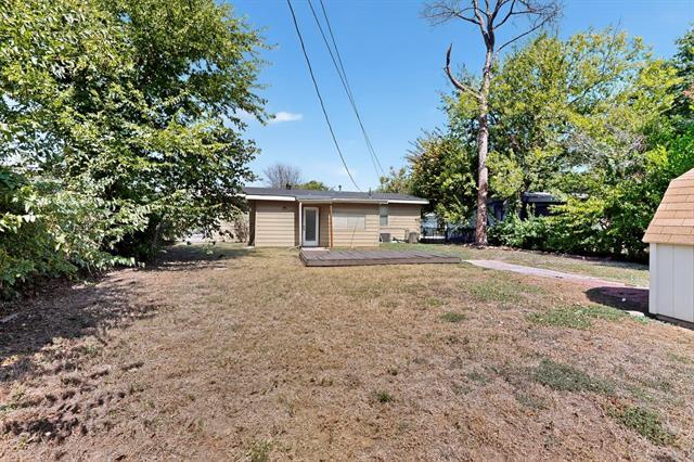 Building Photo - 317 W Pecan St