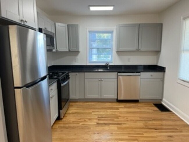 Building Photo - Beautiful 3 Bedroom House for Rent in Neptune!