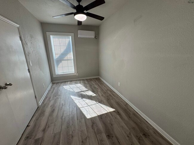 Building Photo - 1904 Grant St