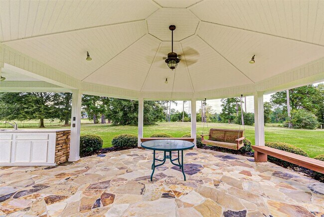 Building Photo - 1548 Virgie Community Rd