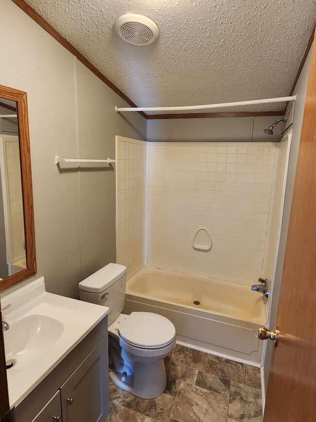 Building Photo - 7965 E Oglethorpe Hwy