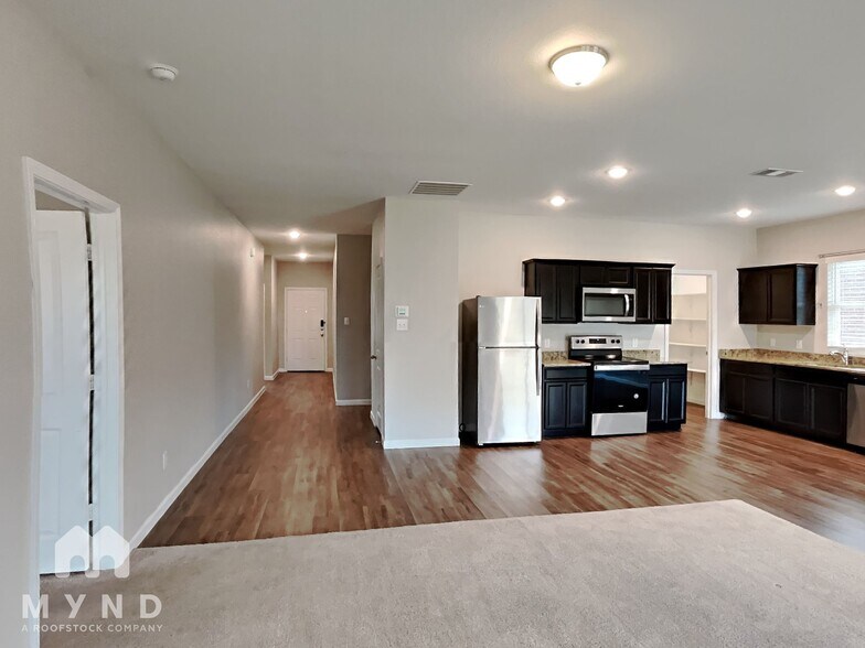Building Photo - 217 Concho River Dr