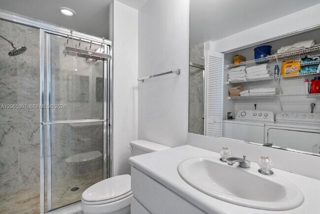 Building Photo - 16400 Collins Ave