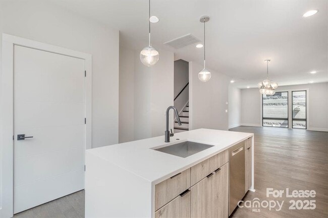 Building Photo - 1225 Minter Pl