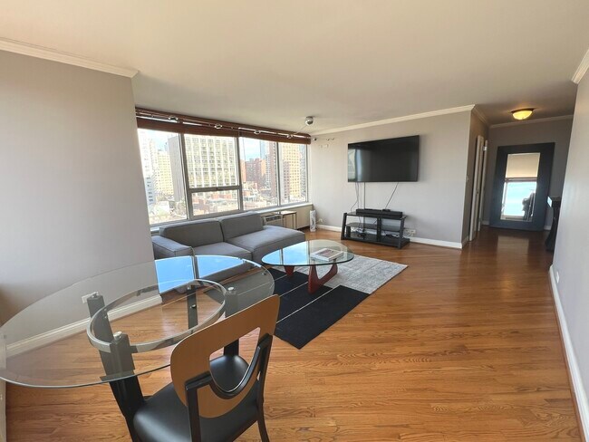 Building Photo - 70 W Burton Pl