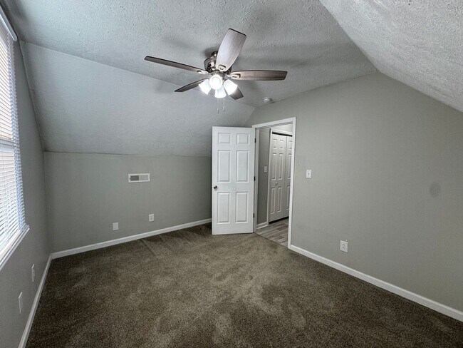 Building Photo - Single Family Home in Clarksville