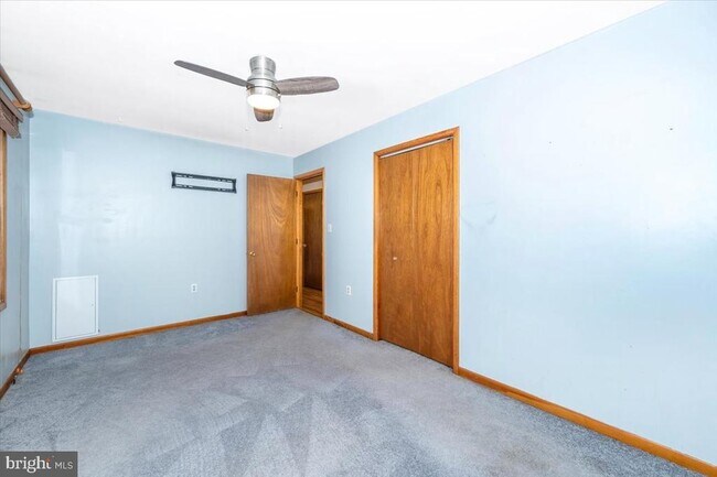 Building Photo - 11584 Liberty Oak Dr