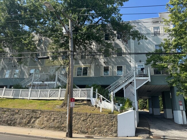 Primary Photo - 37 Greenwich Ave