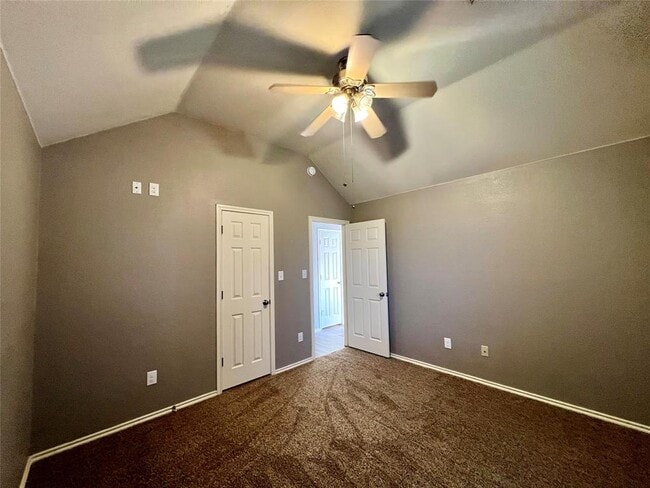 Building Photo - 15053 Babbling Brook Dr