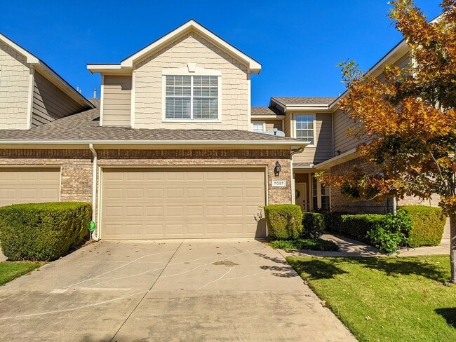 Primary Photo - Lovely townhome
