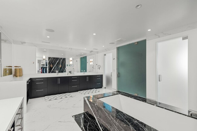 Building Photo - 45 Oceanaire Dr
