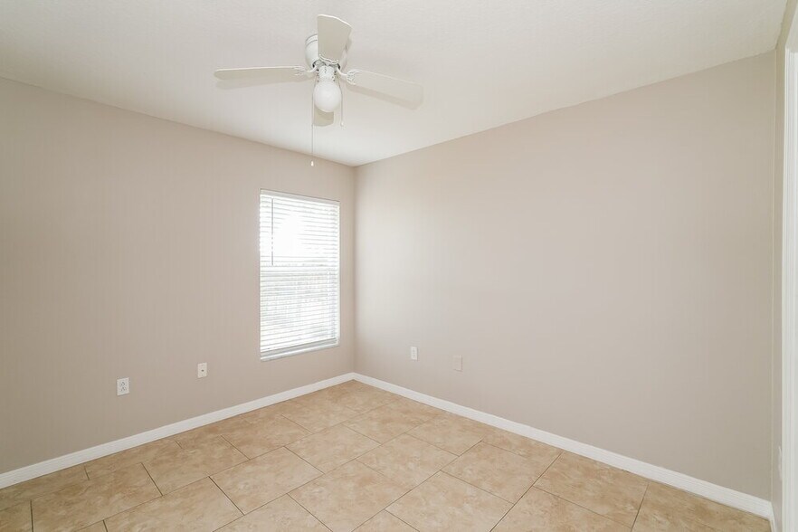 Building Photo - 11117 Lake Lanier Dr