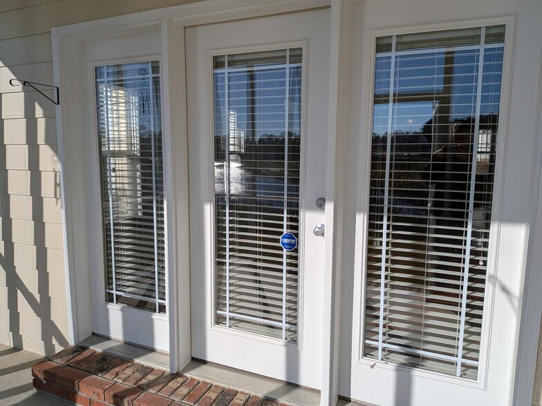 Building Photo - 927 Kensington Park Rd