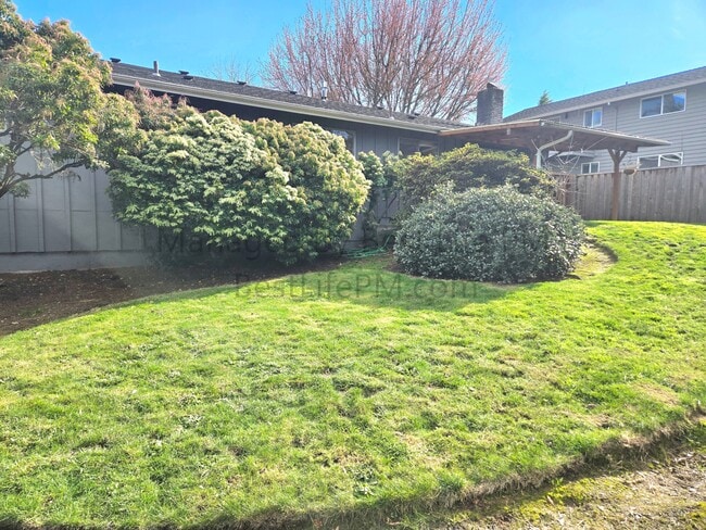 Building Photo - 2575 NW 119th Pl