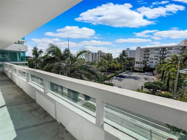 Building Photo - 1025 92nd St