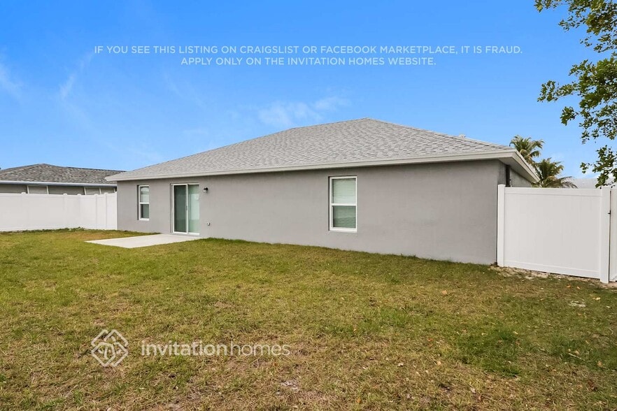 Building Photo - 440 SE Asbury Ln